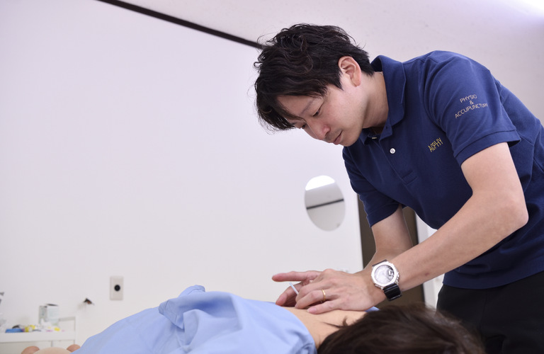 その痛みの原因を見つけ、競技復帰へ導く